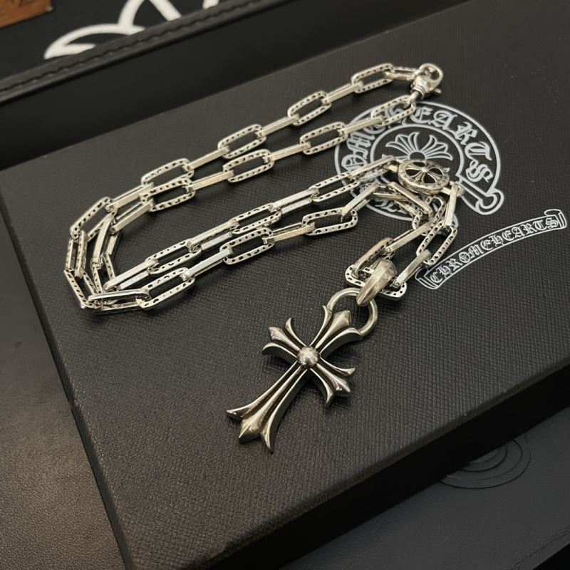 Ch*0me He**ts necklaces